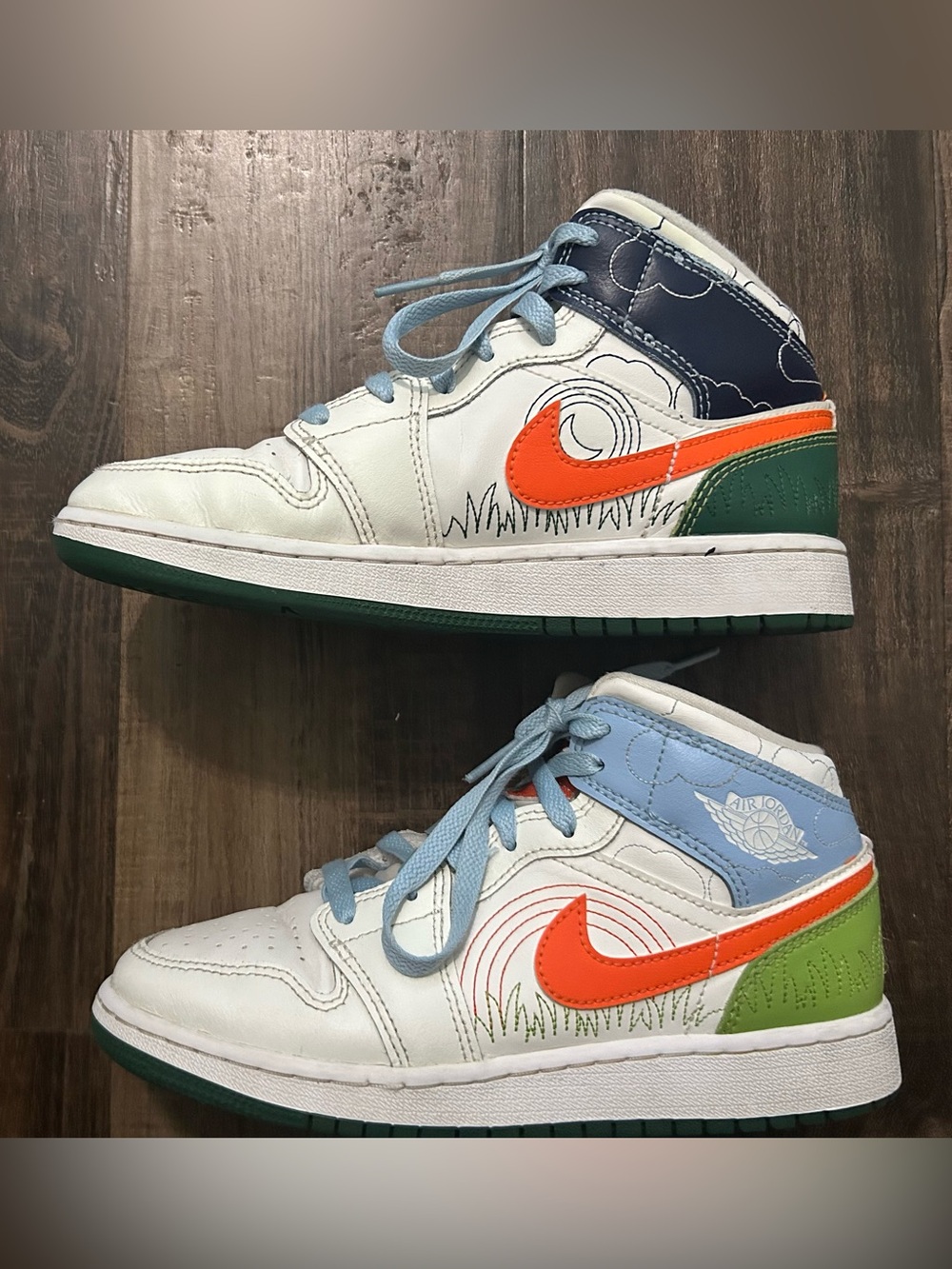 Nike Air Jordan 1 Mid Youth Size 4Y White Orange DX2462-100